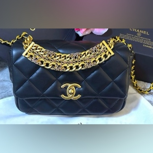 Purple & Black Rhinestone Halo Quilted Beaute
Shoulder Bag NIB - Picture 6 of 15